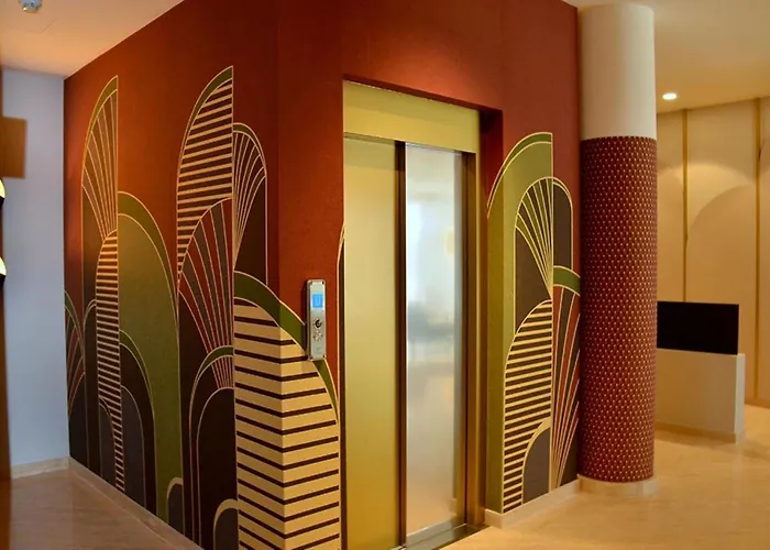 아파트 Quiet Retreat In The Heart Of *